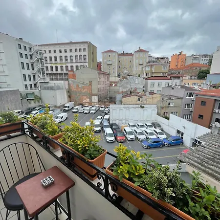 Elegance Aparts Cihangir Apartahotel 4*