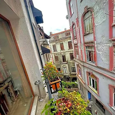 Elegance Aparts Cihangir 4* Isztambul