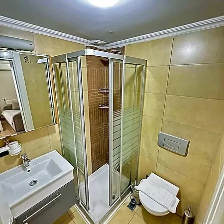 Elegance Aparts Cihangir 4* Istanbul